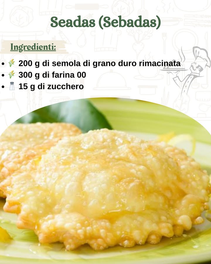 Seadas Sebadas 燎寧

 Ingredienti per circa 24 seadas:
Per la pasta violata:
 200 g di semola di grano duro rimacinata
 300 g di farina 00
蓼 15 g di zucchero
蓼 10 g di sale fino
讀 1 uovo
 150 g di acqua
杻 20 g di burro
㮝 5 g di olio extravergine doliva
 50 g di strutto

Per il ripieno:
燎 300 g di primosale vaccino lasciato fuori frigo per 24 ore
 Scorza di 1 arancia
 Scorza di 1 limone
蓼 5 g di zucchero
蓼 5 g di sale fino

Per guarnire:
 Miele di corbezzolo

 Tempi di preparazione:
Preparazione: 25 minuti
Cottura: 30 minuti
Riposo: 24 ore impasto e formaggio

 Procedimento:
1 Prepara la pasta violata:
Inizia versando la semola, la farina 00, lo zucchero e il sale nella planetaria. Aggiungi luovo e lacqua e impasta a bassa velocità per circa 15 minuti, fino a ottenere un composto uniforme. 爐
Quando limpasto è omogeneo, unisci il burro, lolio e lo strutto, continuando a impastare per altri 5 minuti. A questo punto, forma una palla con limpasto e avvolgila in un canovaccio. Lascia riposare in frigorifero per 24 ore, un passaggio fondamentale per dare consistenza alla pasta. 

2 Prepara il ripieno di formaggio:
Taglia il primosale a cubetti e scioglilo in una casseruola con un goccio dacqua a fuoco basso, mescolando fino a ottenere una consistenza filante. Aggiungi la scorza darancia e di limone grattugiata, che darà al ripieno una freschezza e un aroma agrumato irresistibile. Quando il formaggio è completamente sciolto, trasferiscilo su un piano di lavoro inumidito con acqua, appiattiscilo con le mani fino a ottenere uno spessore di circa mezzo centimetro. Con un coppapasta, ritaglia dei dischi di 20 cm di diametro. 

3 Assembla le seadas:
Riprendi limpasto dal frigorifero e stendilo con un mattarello o una sfogliatrice fino a ottenere una sfoglia sottile di circa 1 mm di spessore. Adagia i dischi di formaggio sulla sfoglia, lasciando spazio tra uno e laltro. Ripiega la sfoglia per coprire il formaggio e sigilla bene i bordi, eliminando laria intorno ai dischi. Puoi usare una rotella per i bordi o i rebbi di una forchetta per sigillare le seadas in modo perfetto. 

4 Friggi le seadas:
Scalda abbondante olio di semi a 130-140C in una padella capiente. Immergi una seada alla volta nellolio caldo e cuocila fino a doratura, girandola delicatamente per uniformare la cottura. Mentre frigge, nappala con lolio caldo per ottenere una crosta croccante e dorata. Quando è pronta, scolala su carta da cucina per eliminare lolio in eccesso e servirla al meglio.

5 Guarnisci e servi:
Guarnisci le seadas calde con abbondante miele di corbezzolo, che si fonderà con la croccantezza dellimpasto e il cuore filante del formaggio, creando un equilibrio perfetto tra dolce e salato. Puoi anche usare zucchero a velo per una guarnizione più delicata. Servi subito per gustare al meglio questo piatto tradizionale sardo. 李

 Consigli e Astuzie:
Per un formaggio perfetto, lascia il primosale fuori dal frigorifero per 24 ore. In questo modo svilupperà una leggera nota acidula e diventerà più filante durante la preparazione. 燎
Se vuoi un impasto ancora più tradizionale, usa lo strutto. Tuttavia, se preferisci una versione più leggera, puoi sostituirlo con burro o olio doliva. 杻㮝